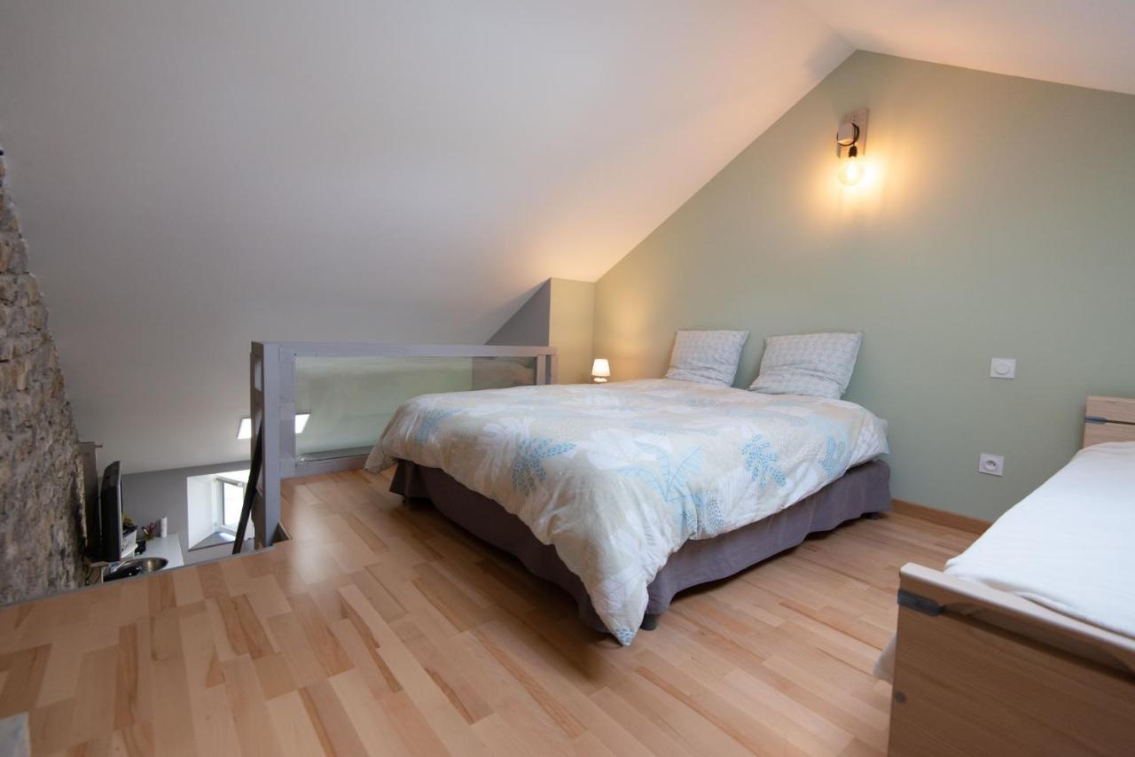 Gite L'Atelier De Tournerie Montigny-sur-l'Ain Esterno foto